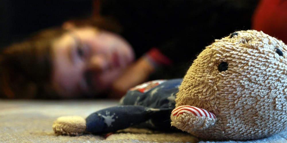 Κολωνός Φρίκη στη Θεσσαλονίκη: Υπέβαλε σε ποδολαγνεία τη θετή κόρη του