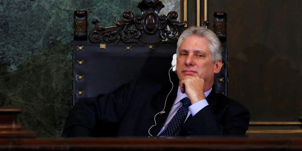 Αλλαγή σελίδας στην Κούβα: Ορκίζεται ο πρώτος πρόεδρος που δεν ανήκει στην οικογένεια Κάστρο