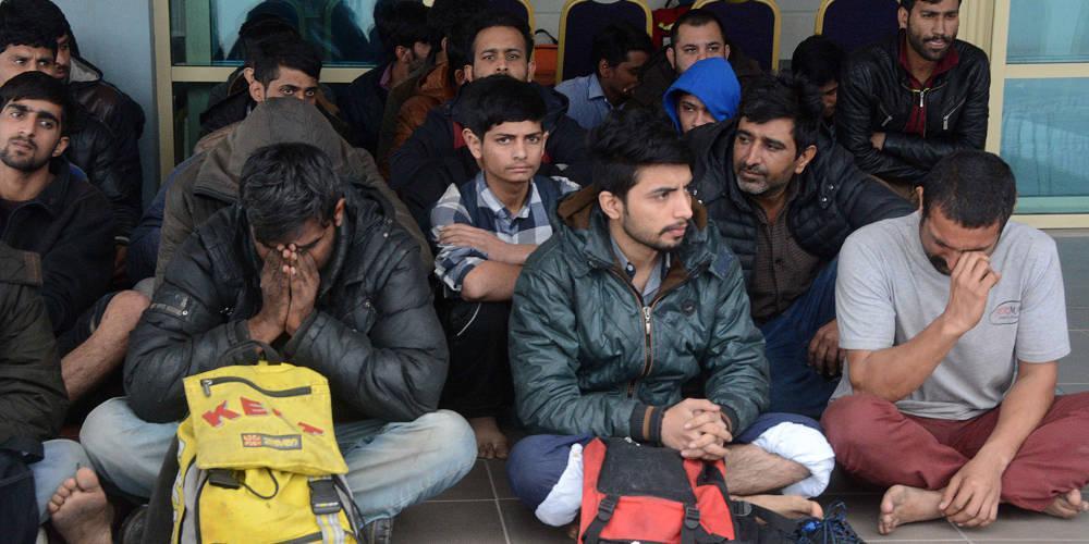 Η Τουρκία ανοίγει τη στρόφιγγα: Απομακρύνει 65.000 πρόσφυγες από την Πόλη