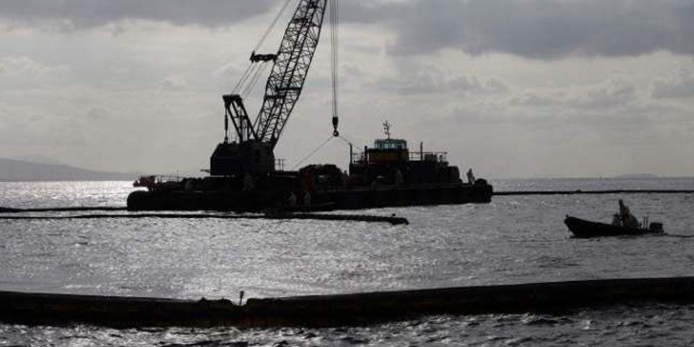 Βυθίστηκε φορτηγίδα στην Σαλαμίνα – Δεν αναφέρθηκε κανένας τραυματισμός