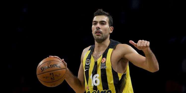 Στο πλευρό του Σλούκα διάσημος Τούρκος δημοσιογράφος: Είναι άψογος για το ήθος του