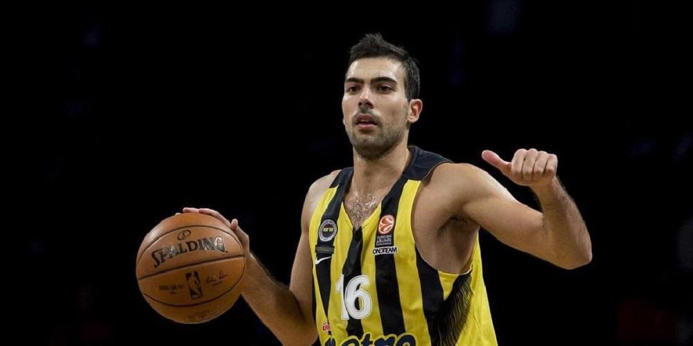 Στο πλευρό του Σλούκα διάσημος Τούρκος δημοσιογράφος: Είναι άψογος για το ήθος του