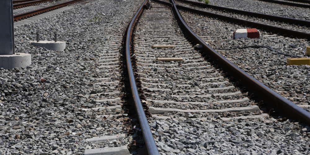 ΟΣΕ Τραγωδία στην Κωνσταντινουπόλεως: Αμαξοστοιχία παρέσυρε πεζό – Κατέληξε ο άτυχος άνδρας