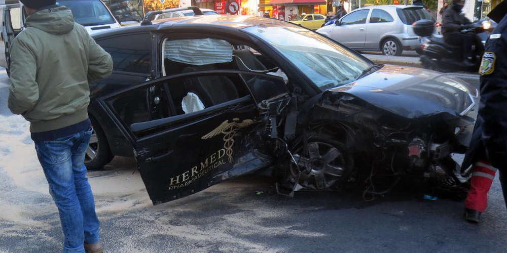 Τραγωδία στο Ρέντη: Νεκρή 37χρονη σε τροχαίο