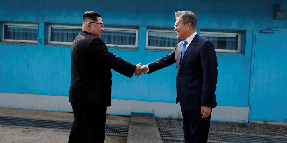 Βόρεια και Νότια Κορέα εγκαινιάζουν την οδική και σιδηροδρομική επανασύνδεσή τους