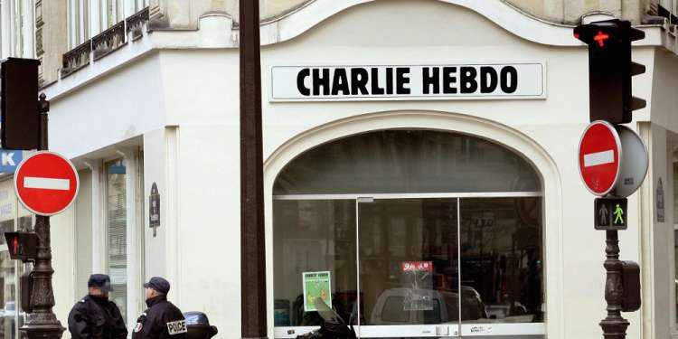 σαν σήμερα Το Charlie Hebdo επέστρεψε στο Twitter και αυτό είναι το πρώτο του tweet [εικόνα]