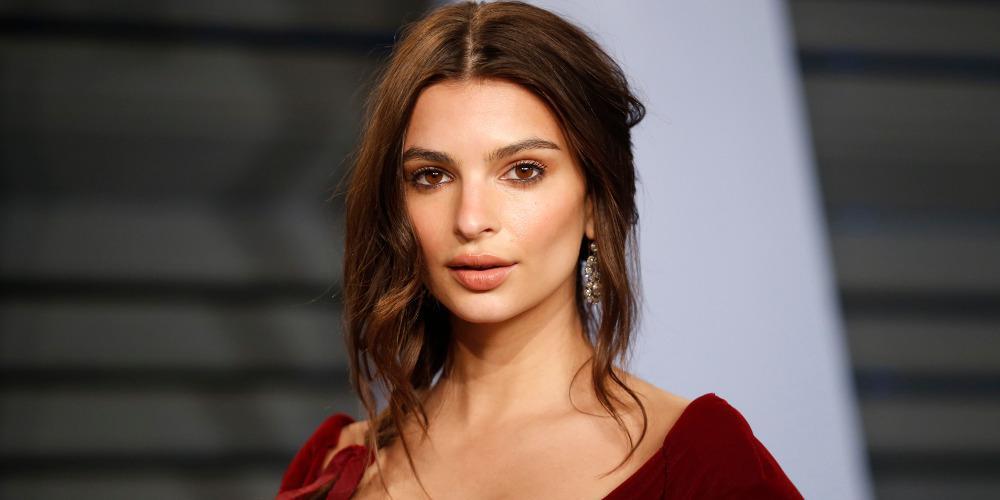 Η Emily Ratajkowski φέρνει πρόωρα τον καύσωνα - Οι νέες καυτές αναρτήσεις με brazilian και topless!