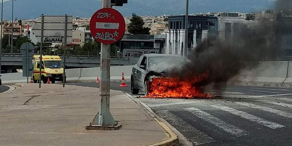 Στις φλόγες αυτοκίνητο στο «δαχτυλίδι» στο Μαρούσι [εικόνες]