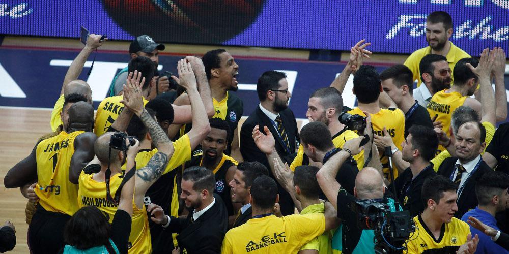 Οι παίκτες της μπασκετικής ΑΕΚ φωτογραφίζονται γυμνοί για καλό σκοπό [εικόνα]