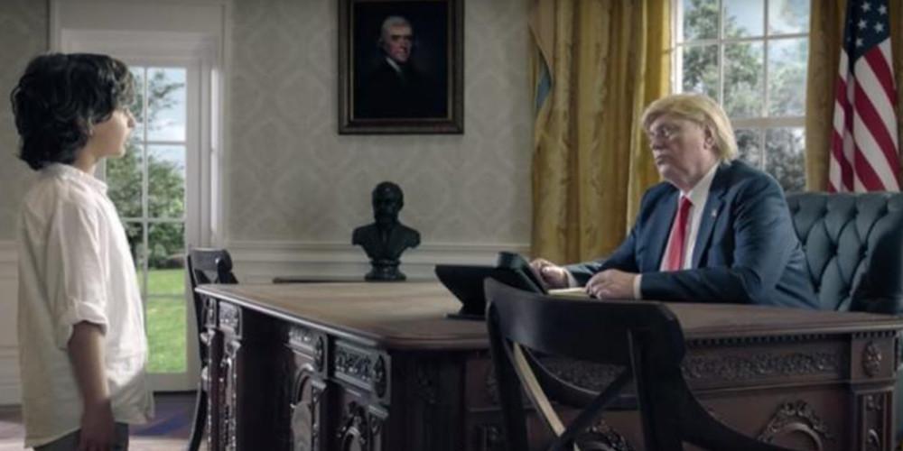 Η viral διαφήμιση με τον ανήλικο μουσουλμάνο... που συναντά Μέρκελ, Τραμπ και Πούτιν