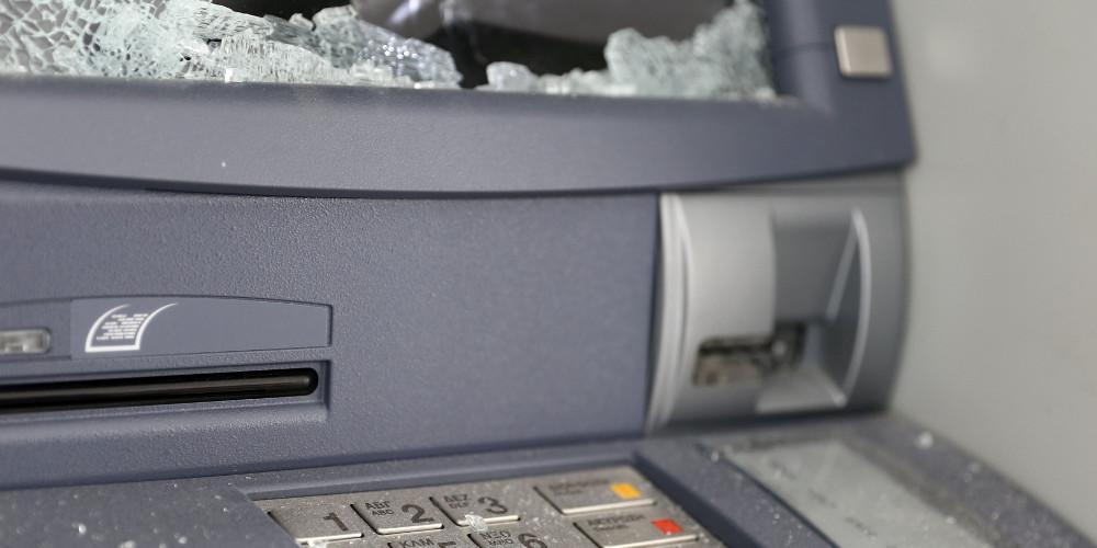 Ίλιον: Έκρηξη σε δύο ΑΤΜ - Πήραν τα λεφτά και εξαφανίστηκαν