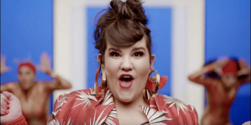 Eurovision: Η επική τούμπα της εκπροσώπου του Ισραήλ - Γκρεμοτσακίστηκε στη σκάλα! [βίντεο]