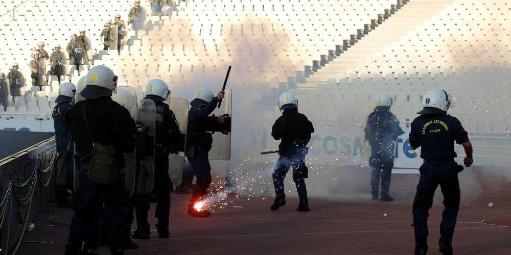 Θεσσαλονίκη: Συνελήφθη 23χρονος οπαδός που έριξε κροτίδα στον αγώνα ΠΑΟΚ – Ολυμπιακός