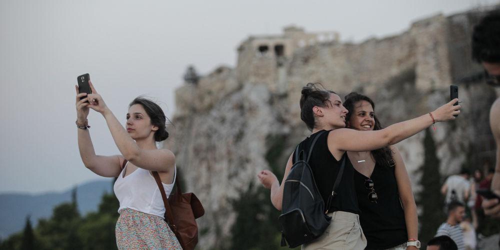 Κωλοτούμπα Παππά για το χαράτσι σε κινητά και τάμπλετ