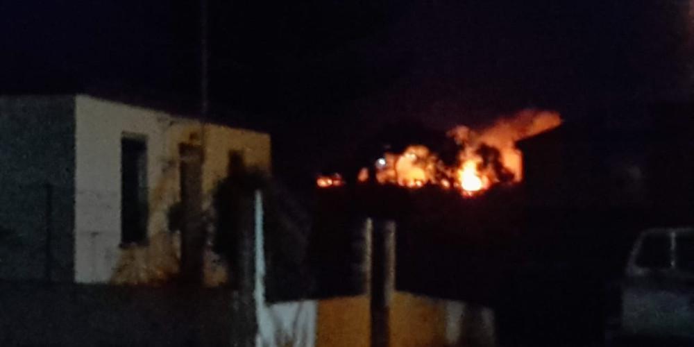 Μεγάλη φωτιά ανάμεσα σε ξενοδοχεία στην Κεφαλονιά