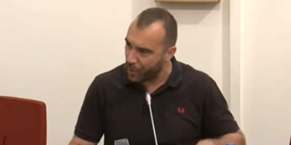 Χαμός στη Βουλή από Χρυσαυγίτη: Έχουν βίτσιο για παιδί και δεν παίρνουν κατοικίδιο [βίντεο]