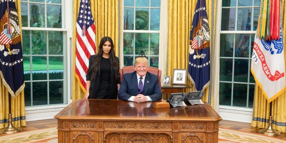 Ο Τράμπ ψάχνει το «βαθύ λαρύγγι» και λέει ότι δουλεύει πολύ!