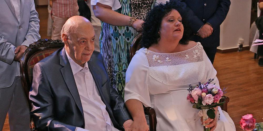 Δύσκολες ώρες για την Μαίρη Μπάρκουλη - Σοβαρά άρρωστη η μητέρα της