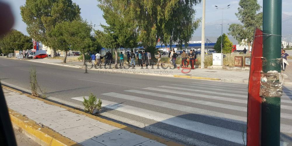 Άγριο ξύλο μεταξύ μεταναστών στην Πάτρα με έναν τραυματία [εικόνες & βίντεο]