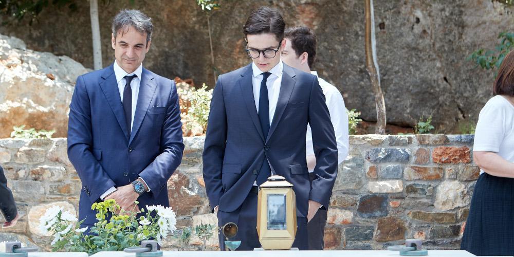 Ο Κυριάκος Μητσοτάκης για τον ένα χρόνο από το θάνατο του πατέρα του [εικόνα]