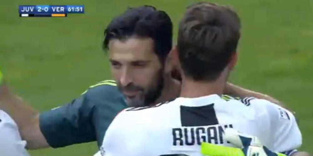 Τέλος εποχής: Ο Μπουφόν τους αγκάλιασε όλους και αποχώρησε [βίντεο]