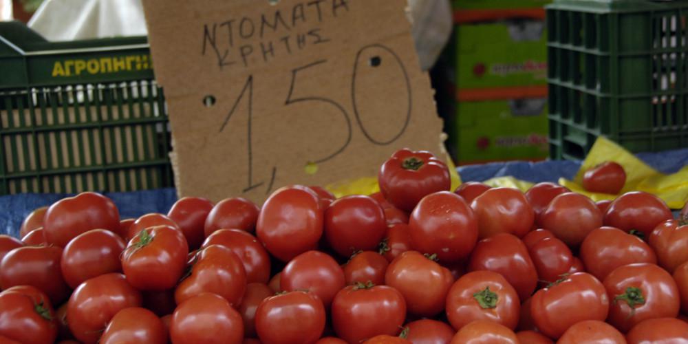 Δέσμευση 2 τόνων ντομάτας σε επιχείρηση του Πειραιά