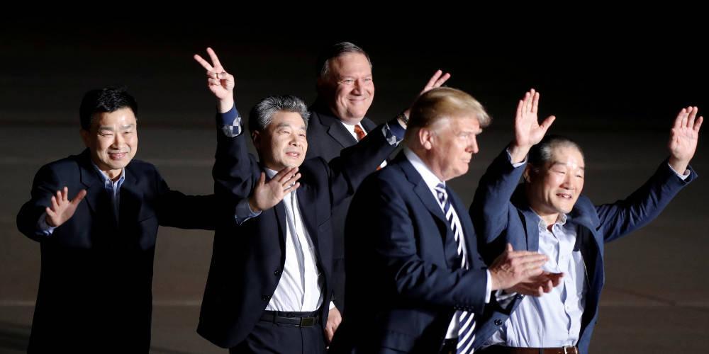 Αποθέωση στην Ουάσινγκτον: Ο Τραμπ υποδέχθηκε τους αιχμαλώτους που άφησε ο Κιμ