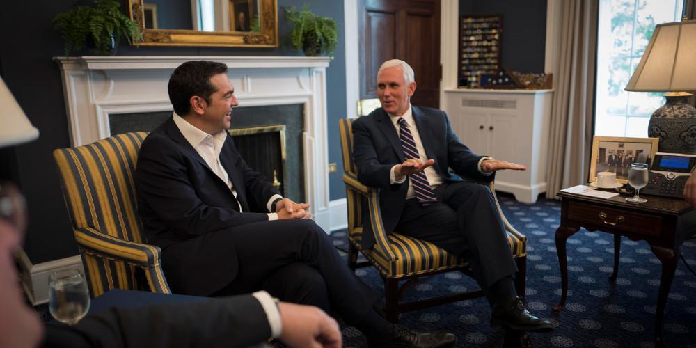 Τηλεφωνική επικοινωνία του αντιπροέδρου των ΗΠΑ με Τσίπρα και Ζάεφ