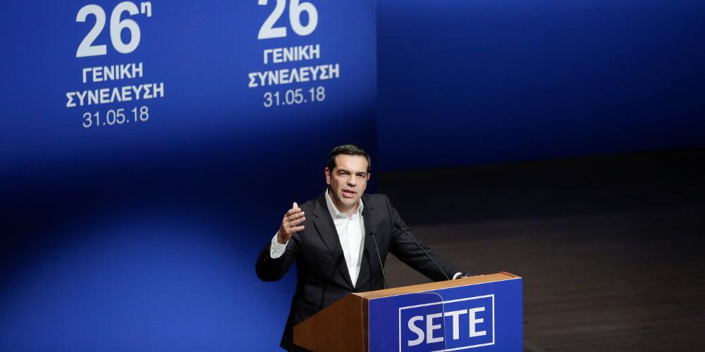 Τσίπρας: Ωρα να εξετάσουμε το ύψος του κατώτατου μισθού