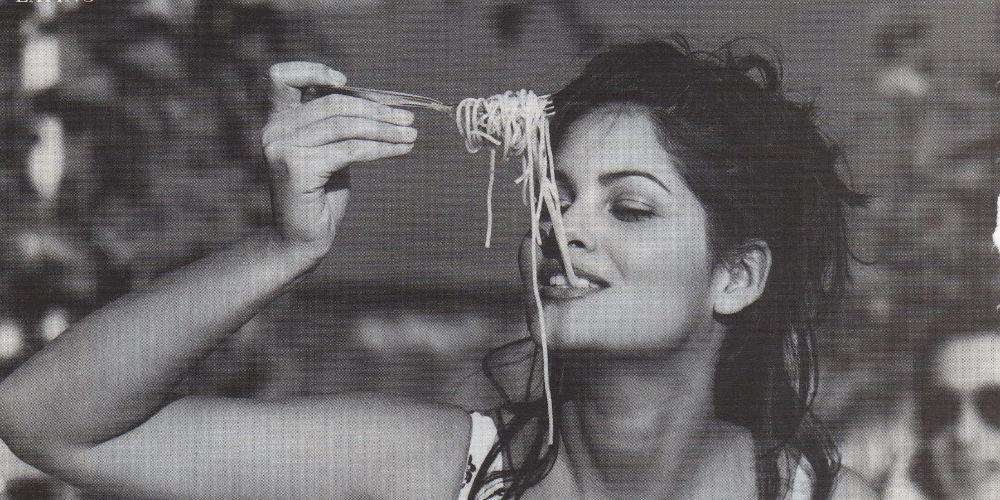 Οι γυναίκες που τρώνε πολλά ζυμαρικά, έχουν πιο γρήγορα εμμηνόπαυση