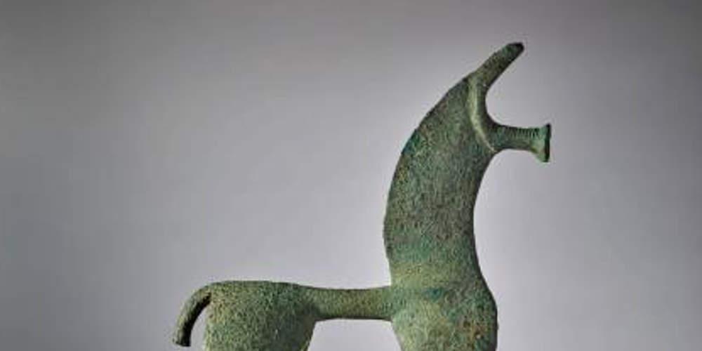 Πρωτοφανές: Ο Sotheby's μήνυσε την Ελλάδα επειδή ζήτησε πίσω κλεμμένο άγαλμα