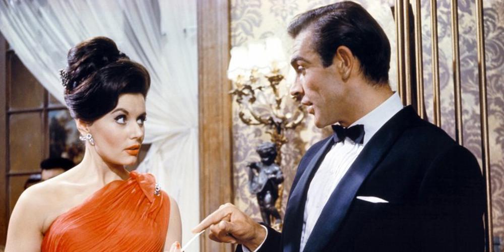 Πέθανε η ηθοποιός Γιούνις Γκέισον, το πρώτο κορίτσι του Τζέιμς Μποντ