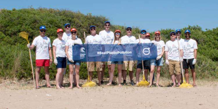 Παγκόσμια Ημέρα Περιβάλλοντος: Η Volvo Car Hellas καθαρίζει την παραλία του Χάρακα