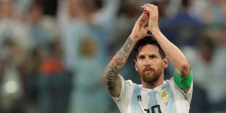 Δωρεάν φαγητό σε άστεγους προσφέρει ο Μέσι [εικόνες]