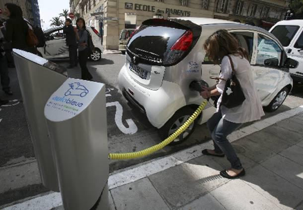 Ηλεκτροκίνητα το 15% των αυτοκινήτων μέχρι το 2025 -Ανέτοιμες οι χώρες με μικρότερο ΑΕΠ