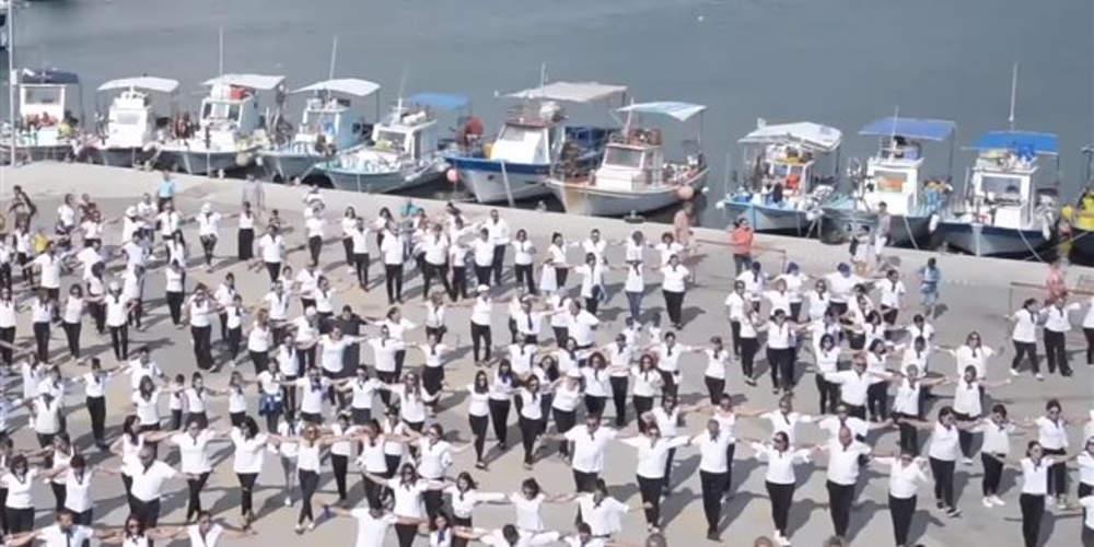 Ρεκόρ Guinness: 1200 Κύπριοι χορεύουν χασάπικο στην Πάφο [βίντεο]