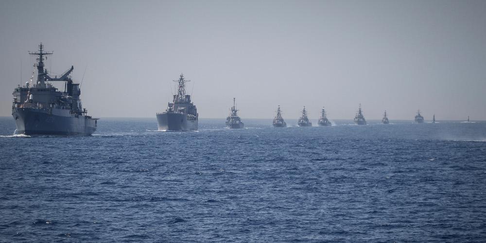 Εντυπωσιακές εικόνες από την επιθεώρηση του Στόλου από τον Προκόπη Παυλόπουλο