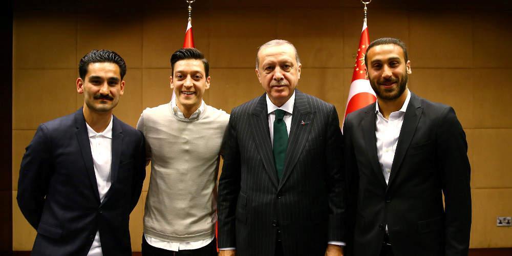 Έφενμπεργκ: Να φύγουν Εζίλ και Γκουντογκάν λόγω…Ερντογάν