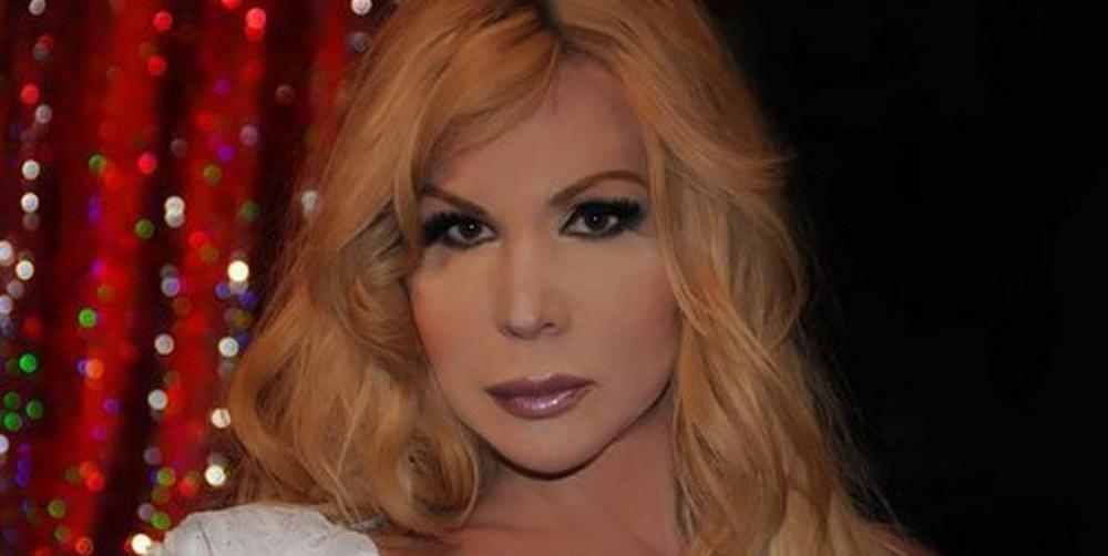 Και όμως ο γοητευτικός άντρας στην ταινία Μια Ελληνίδα στο Χαρέμι είναι η Εύα Κουμαριανού