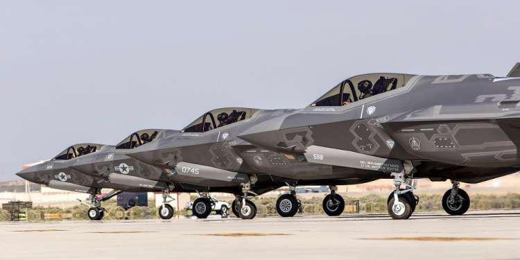 Reuters: Η Ελλάδα πιθανός αγοραστής των αμερικανικών F-35