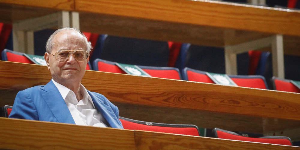 Συντετριμμένος ο Θανάσης Γιαννακόπουλος στο ΟΑΚΑ