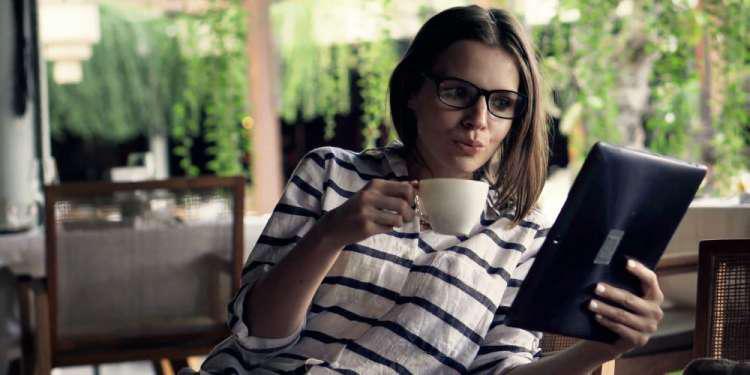 Ο μύθος αποδεικνύεται! Όσο πιο μορφωμένος είσαι, τόσο πιο πιθανό να έχεις μυωπία