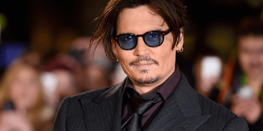 Tζόνι Ντεπ Παγκόσμιο σοκ και ανησυχία για την υγεία του Τζόνι Ντεπ - Εμφανίστηκε αδύνατος και πολύ χλωμός!