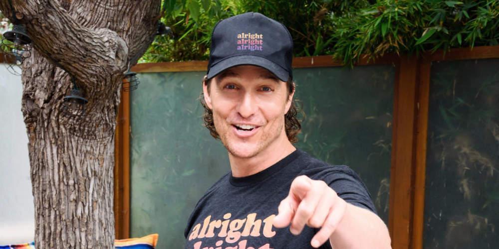 Ο Μάθιου Μακόναχι στη Μύκονο – Έκανε βόλτες στα στενά του νησιού [εικόνα]