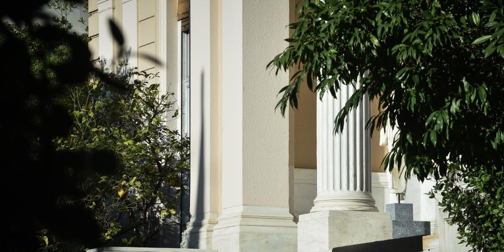 Πώς απαντά το Μαξίμου στον ΣΥΡΙΖΑ που να δίνει ιδεολογικό πρόσημο στην τήρηση της τάξης