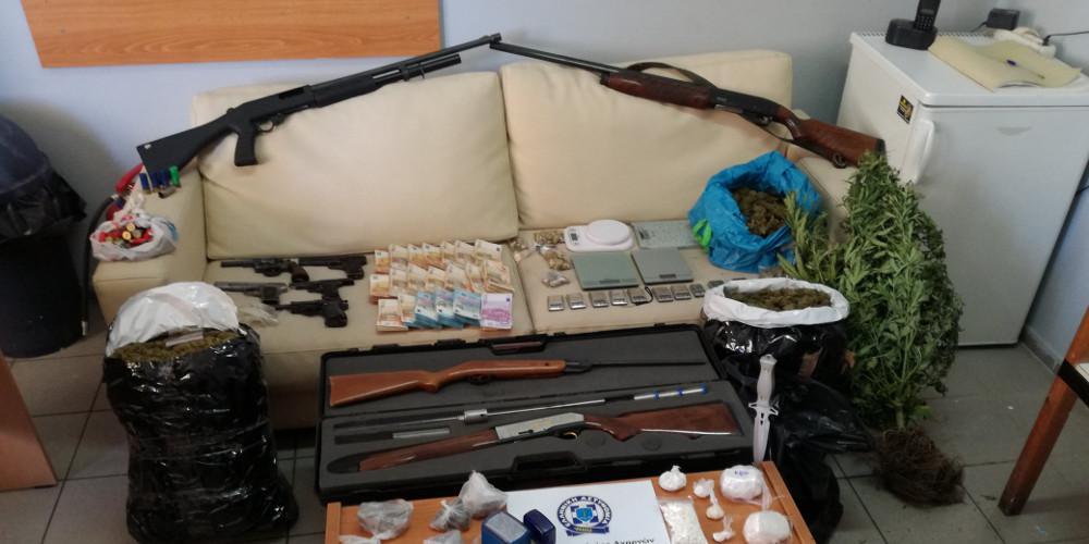 Επιχείρηση σε καταυλισμούς Ρομά στο Μενίδι: 24 συλλήψεις, όπλα και ναρκωτικά βρήκε η ΕΛ.ΑΣ.