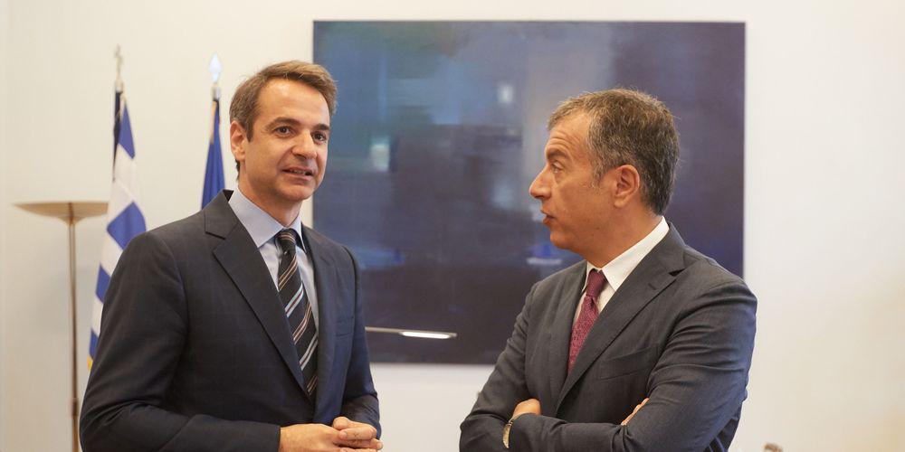 Ο Κυριάκος Μητσοτάκης αποθεώνει τον Σταύρο Θεοδωράκη: Πάντα με κράνος παρά τη ζέστη! [εικόνα]