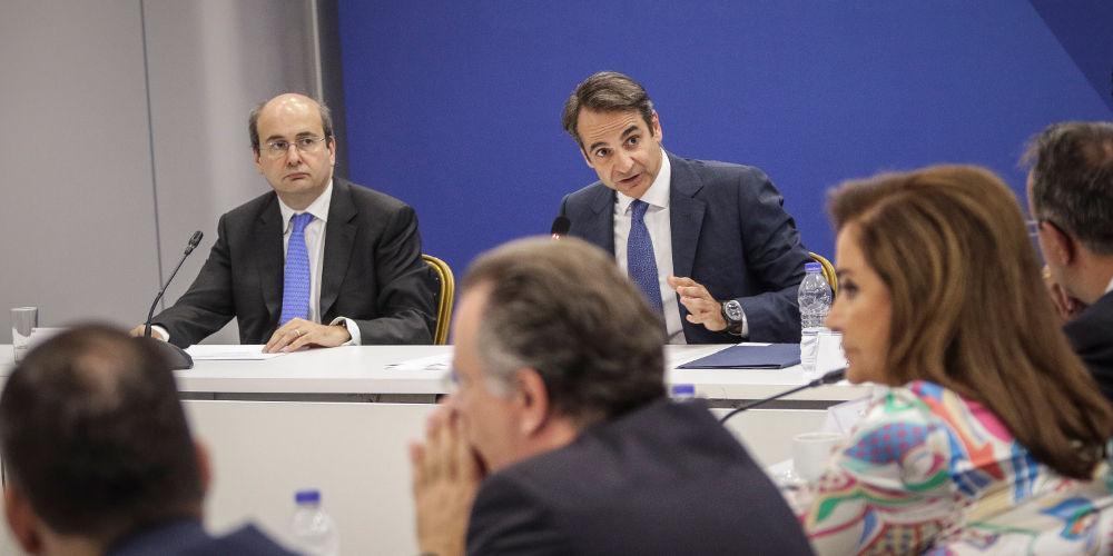 Συνεδρίαση Τομεαρχών της ΝΔ σε πανηγυρικό κλίμα μετά την εκλογική νίκη