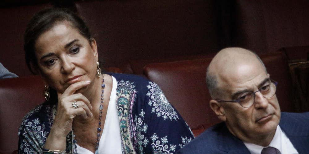 Αγριος καυγάς Μπακογιάννη-Κοτζιά στη Βουλή [βίντεο]