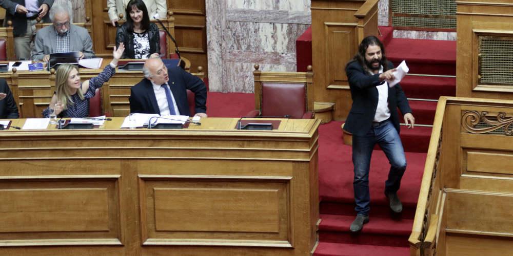 Στον ανακριτή οδηγείται σήμερα ο Κώστας Μπαρμπαρούσης για την προτροπή σε πραξικόπημα